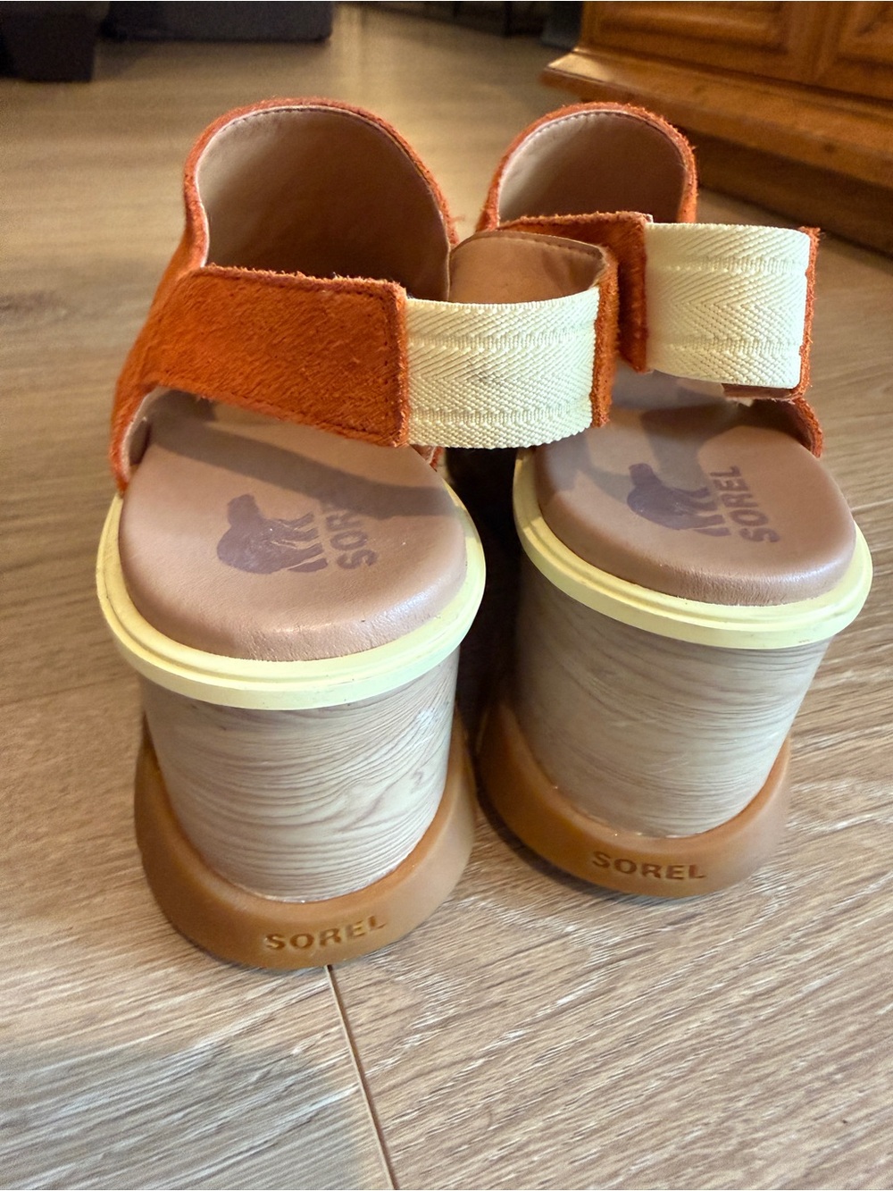 SOREL Joanie III Women's Orange Suede Platform Slingback Sandals Wedge - 10 - Picture 6 of 7